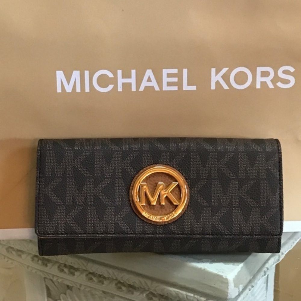 Michael Kors jet set Fulton Flap wallet Brown